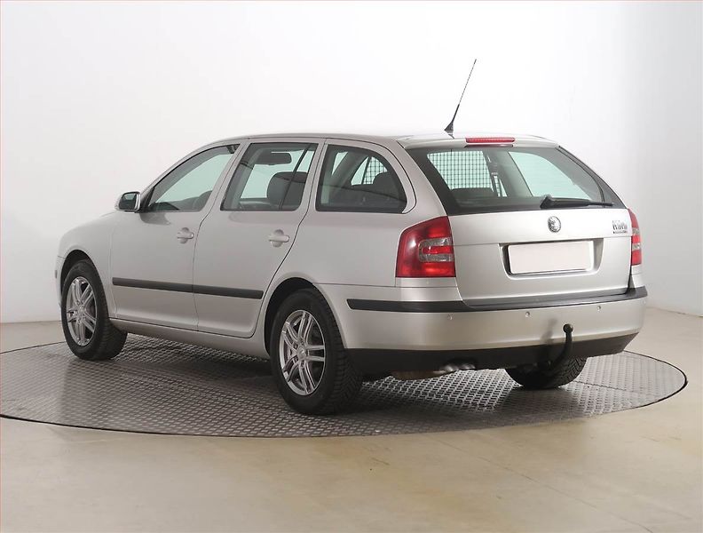 Škoda Octavia (2006) Elegance 2.0 TDI, Automat - fotka 4 z 18