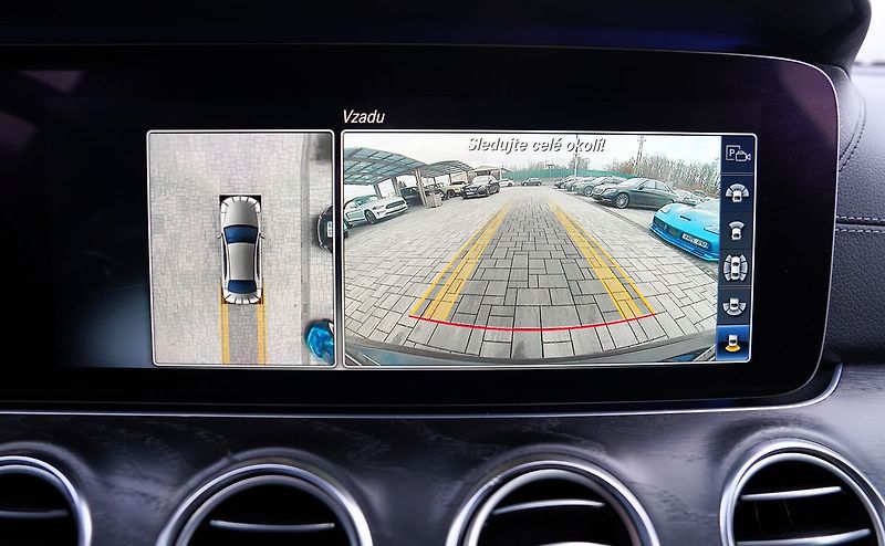 Mercedes-Benz Třídy E E 53 AMG 4Matic+/440PS - fotka 38 z 48