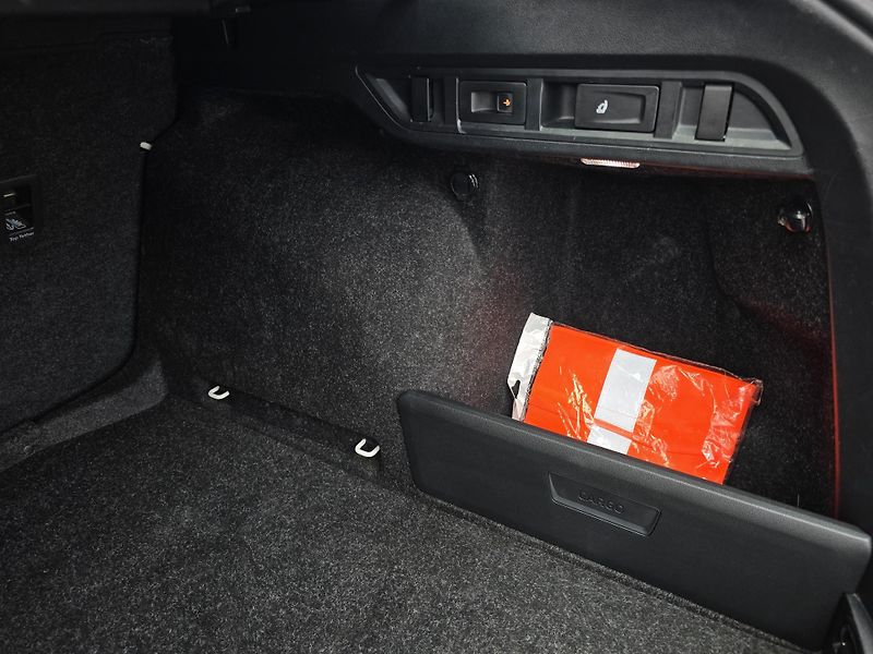 Škoda Octavia 2.0TDI DSG STYLE+ MATRIX TAŽNÉ - fotka 22 z 50