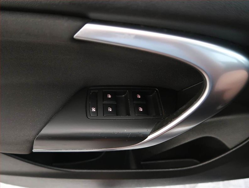 Opel Insignia (2009) 1.8, nová STK, v provozu - fotka 19 z 19