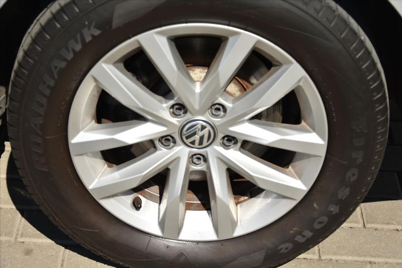 Volkswagen Passat 2.0TDi COMFORTLINE SERVIS. KN. - fotka 9 z 25