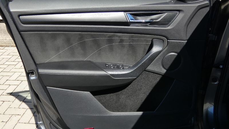 Škoda Kodiaq 2,0 TDI DSG 4x4 Sportline - fotka 8 z 27