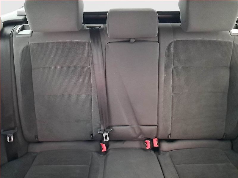 Volkswagen Golf (2007) 1.6, po STK, udržované - fotka 10 z 17