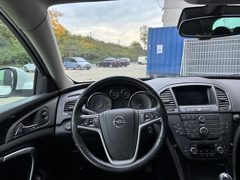 Opel Insignia (2011) 2.0 CDTI 4x4 tažné - fotka 13 z 18