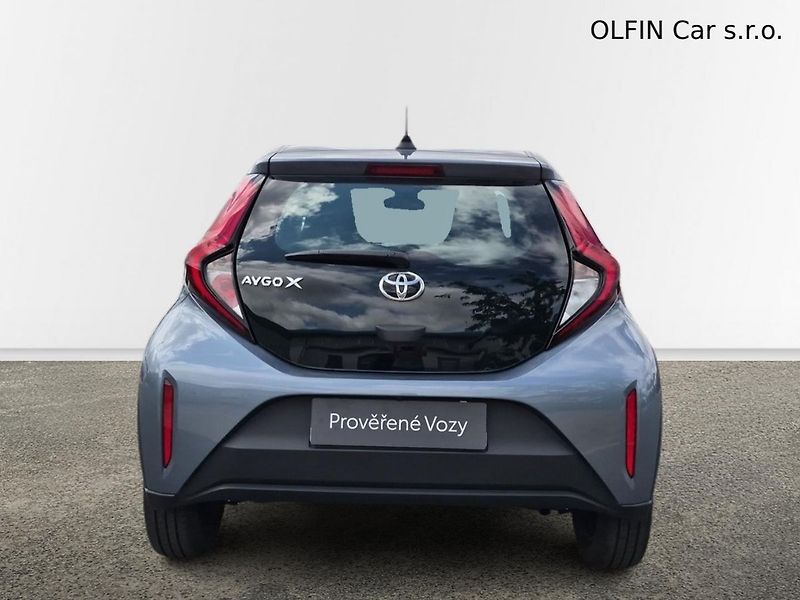 Toyota Ostatní 1,0 VVT-i Comfort - fotka 8 z 21