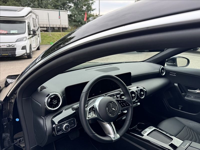 Mercedes-Benz CLA 1,3   200 - fotka 7 z 12