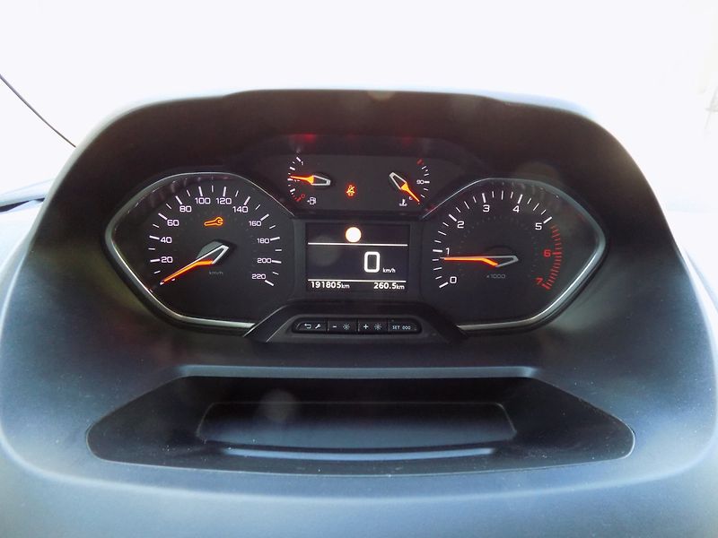 Peugeot Rifter (2021) 1.5HDi/L2H1/klimatizace/ČR/ - fotka 26 z 34