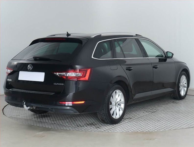Škoda Superb (2016) Style 2.0 TDI, Automat, Navi - fotka 5 z 19