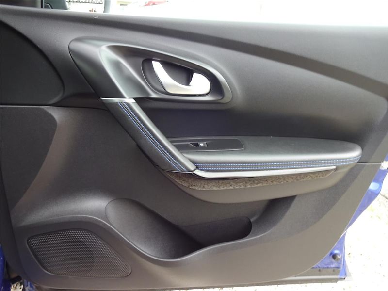 Renault Kadjar 1.3TCe 103kW LIMITED DELUXE - fotka 31 z 56