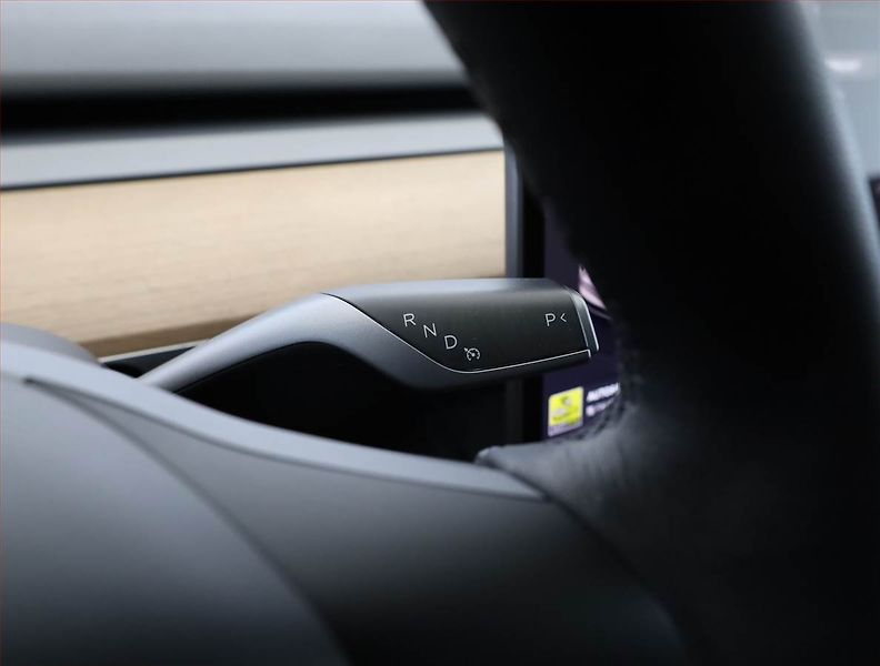 Tesla Model Y (2022) Long Range AWD 79kWh, SoH 91% - fotka 13 z 19
