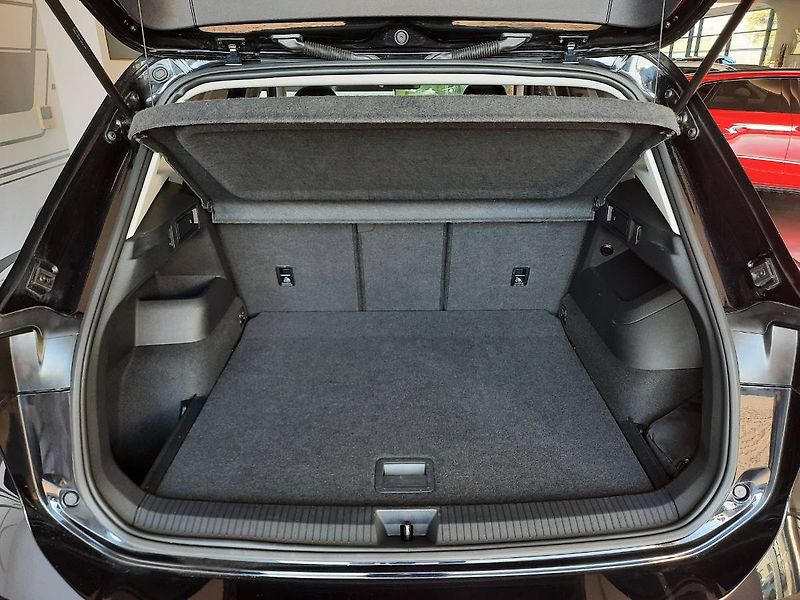 Volkswagen Tiguan (2024) Life 2.0 TDI (110kW/150k) DSG - fotka 23 z 26
