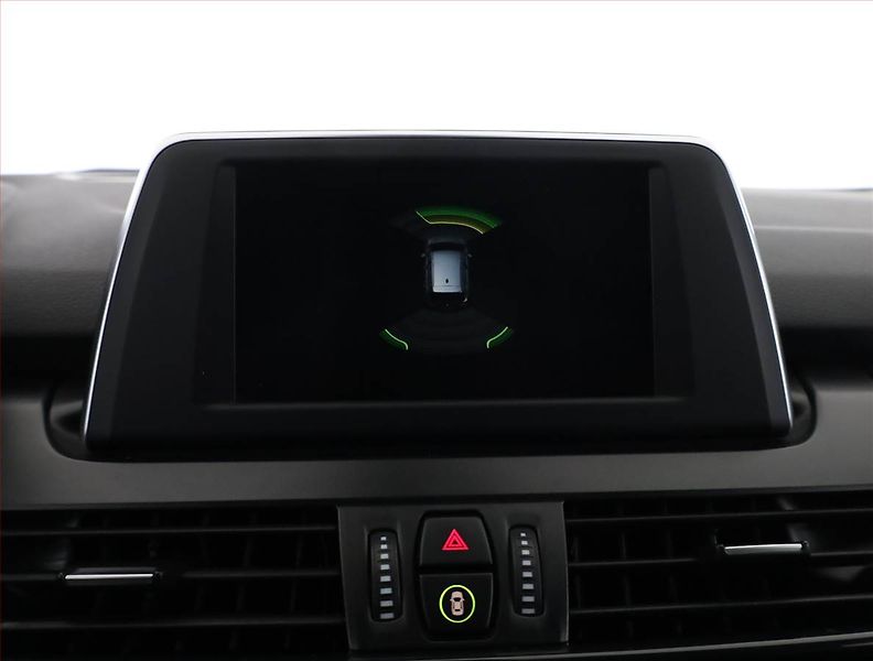 BMW Řada 2 (2018) 218i Gran Tourer, Automat - fotka 14 z 17