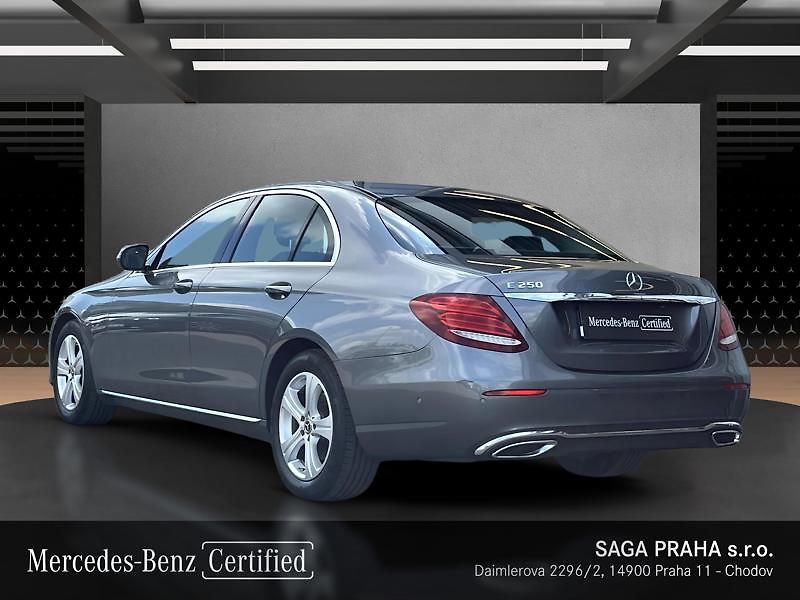 Mercedes-Benz Třídy E E-Třída 250 - fotka 7 z 23
