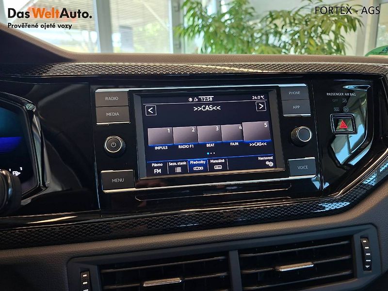 Volkswagen Taigo (2022) 1.0 TSI,81kW,Park.kamera - fotka 21 z 27
