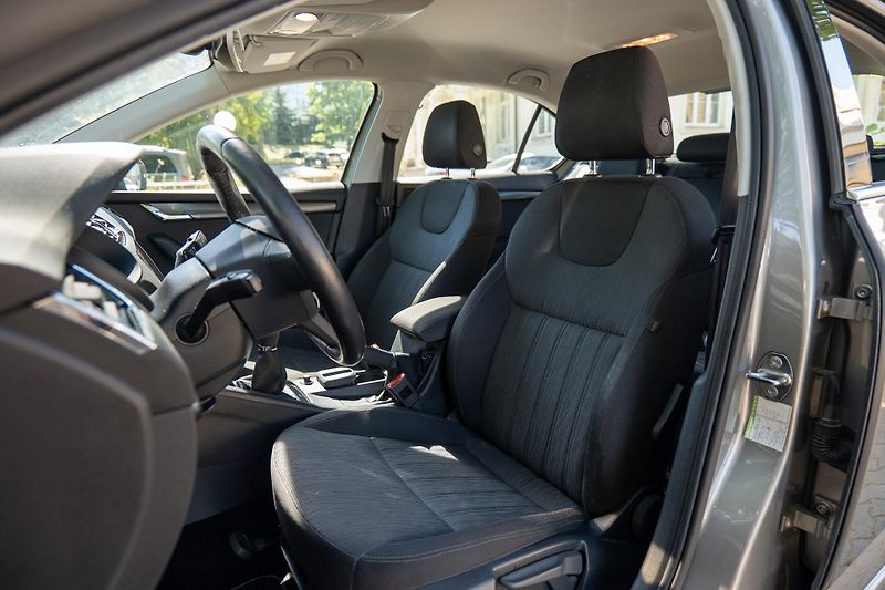 Škoda Octavia 1.4 TSI 110 kW Tažné CarPlay - fotka 9 z 28