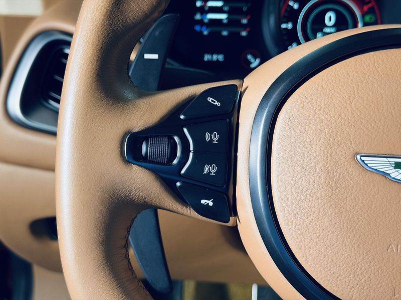 Aston Martin DBS (2019) 5.2.V12*Q*SUPERLEGGERA*CERAM - fotka 30 z 50