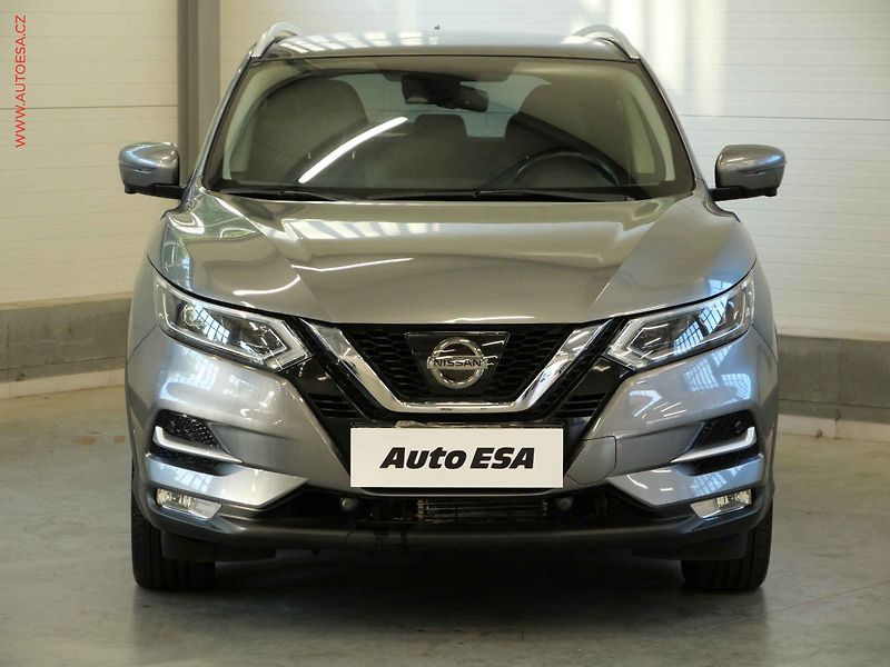 Nissan Qashqai (2017) 1.6dCi, ČR, Tekna, AT, panor - fotka 2 z 23