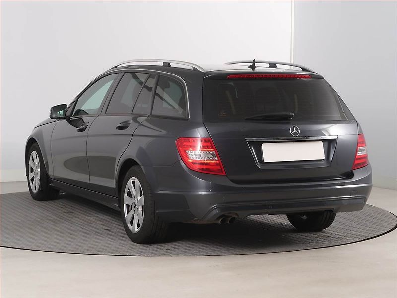 Mercedes-Benz Třídy C (2013) C 200 CDI, Automat, Serv.kniha - fotka 4 z 17