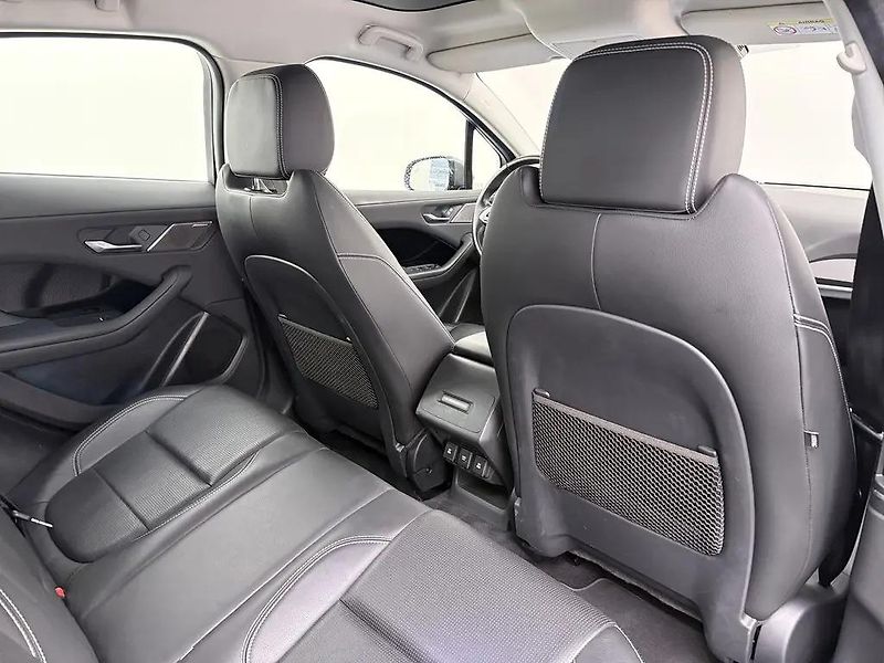 Jaguar I-Pace EV400 90kWh AWD NEW BATERRY  - fotka 7 z 10