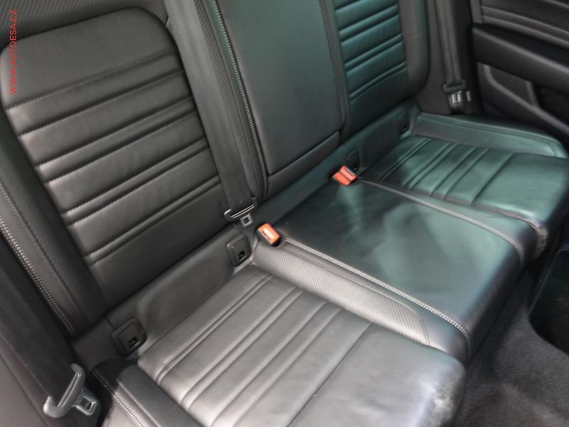 Volkswagen Passat (2019) 2.0 TSI, ČR, R-Line, DSG - fotka 12 z 23