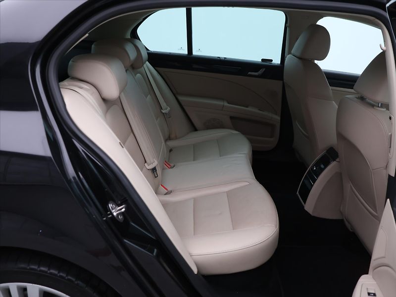 Škoda Superb 2.0 TDI 125kW Elegance CZ - fotka 13 z 26