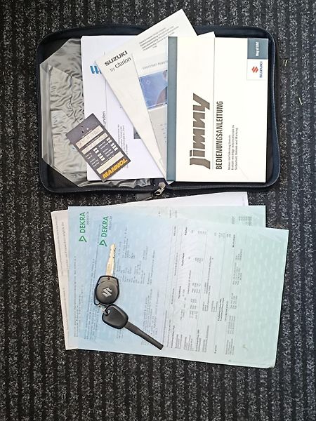 Suzuki Jimny 1.3/63kW, benzin, 4x4 - fotka 23 z 23