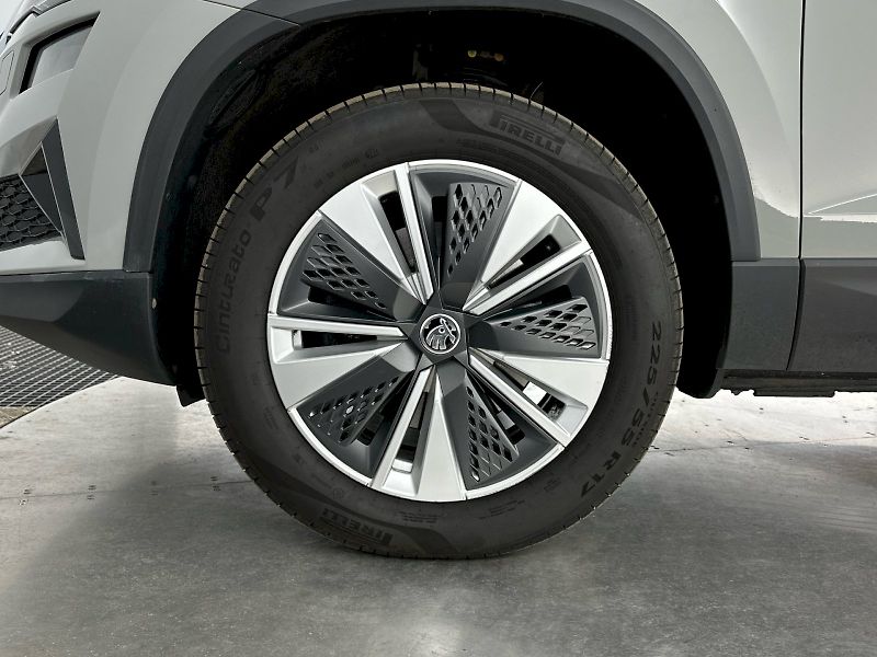 Škoda Karoq (2023) DSG 2,0TDI 110kW 4x4 Selection - fotka 31 z 31
