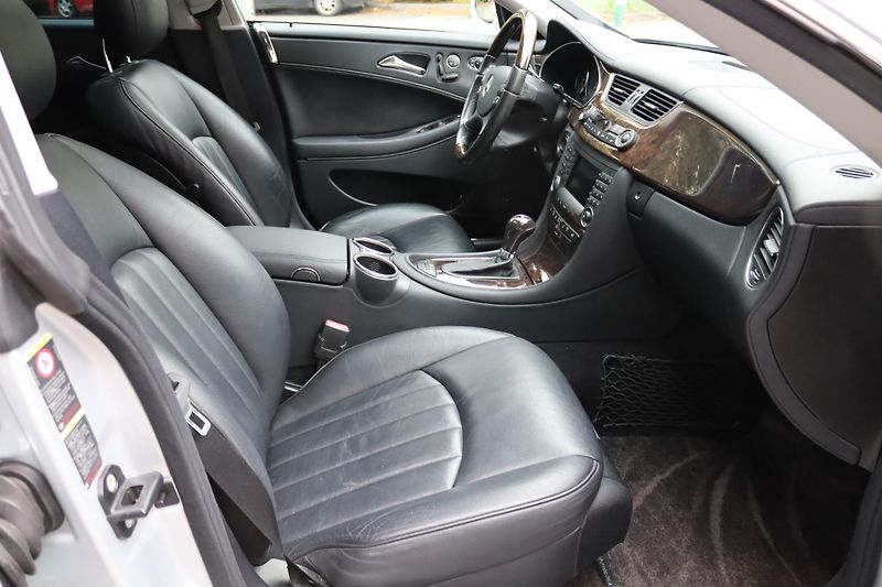 Mercedes-Benz CLS Mercedes-Benz CLS 500 V8 C219 - fotka 46 z 50