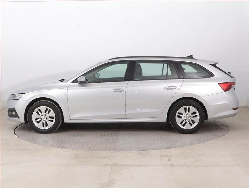Škoda Octavia (2022) Ambition 2.0 TDI, ČR,1.maj - fotka 3 z 15