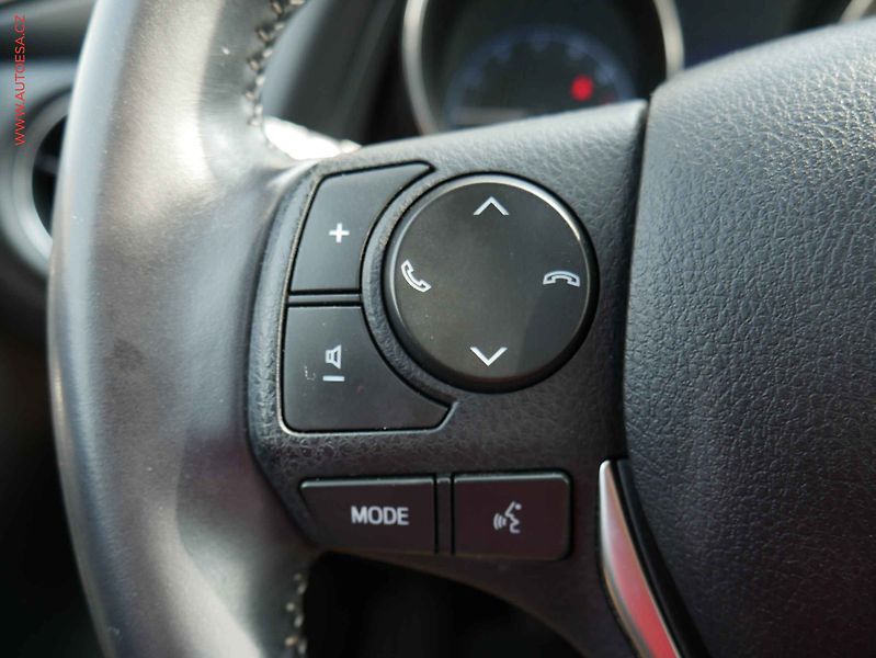 Toyota Auris (2015) 1.6 VVT-i, ČR, Active - fotka 14 z 20