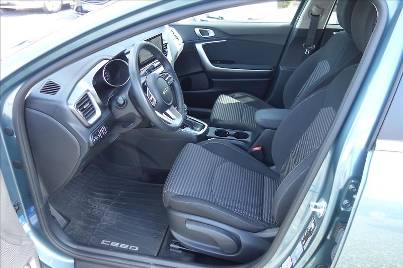 Kia Ceed 1,5 T-GDi,ČR,1 MAJ.,SERV.KN. - fotka 10 z 40