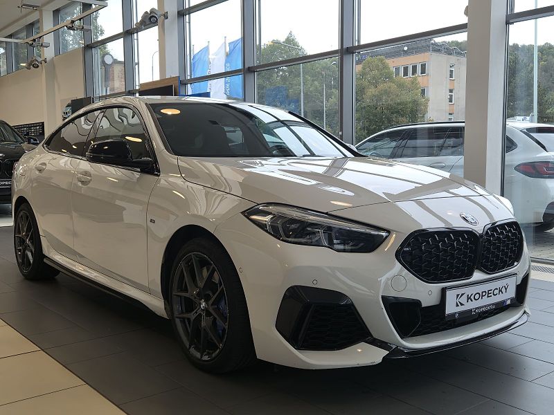 BMW Řada 2 M235i xDrive Gran Coupé - fotka 3 z 25