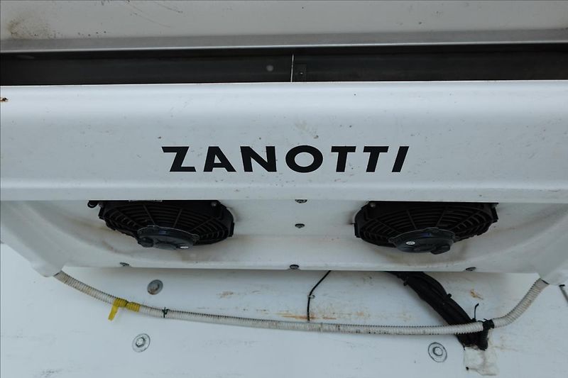 Iveco Daily 3,0 HPT  35S18 SKŘÍŇ MRAZÁK -2 - fotka 12 z 24