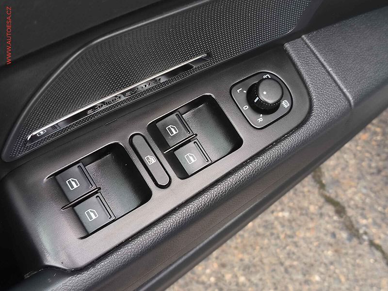 Škoda Superb (2014) 2.0 TDi 4x4, 1.maj,ČR, L&K - fotka 20 z 22