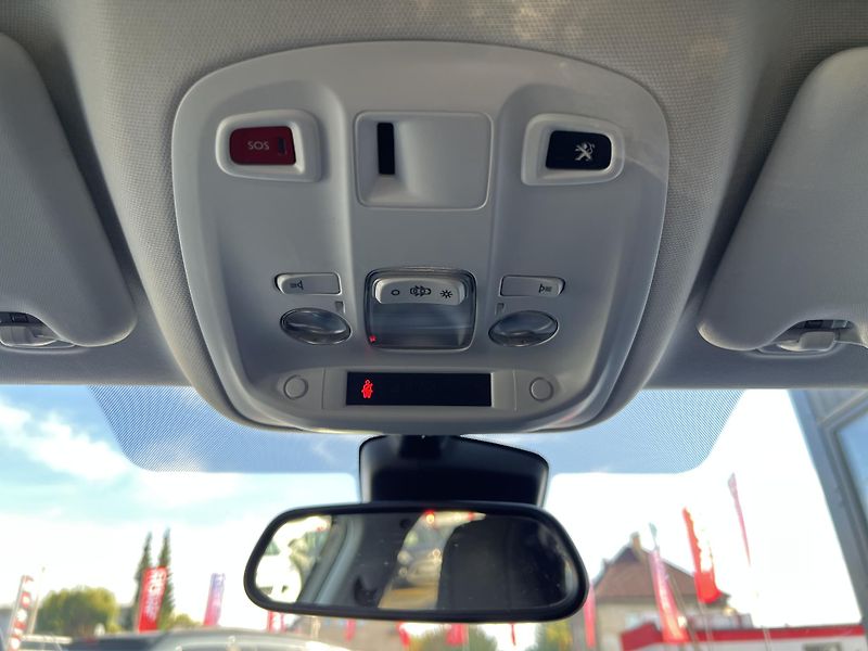 Peugeot 308 1.5HDi KLIMA KAMERA NAVI ALU - fotka 19 z 44
