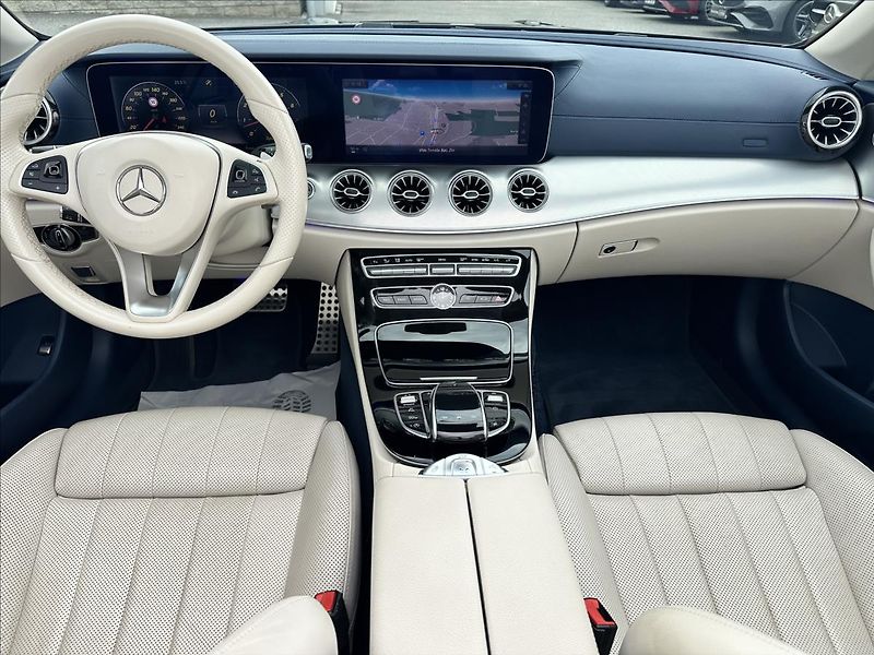 Mercedes-Benz Třídy E E 400 4MATIC kabriolet - fotka 9 z 14