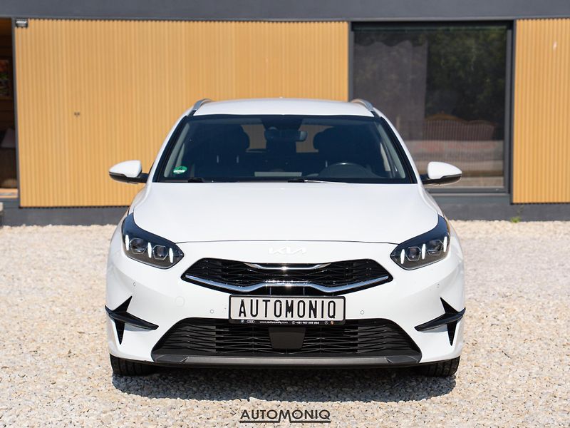 Kia Ceed SW (2022) 1.5 T-GDI Platinum Automat JBL - fotka 14 z 21
