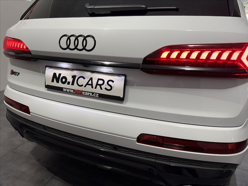 Audi SQ7 4,0   TFSI 507HP MATRIX B&O ČR - fotka 36 z 41