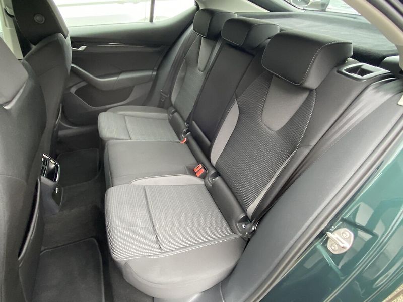 Škoda Octavia 1,5 TSI 85 kW Selection - fotka 23 z 26