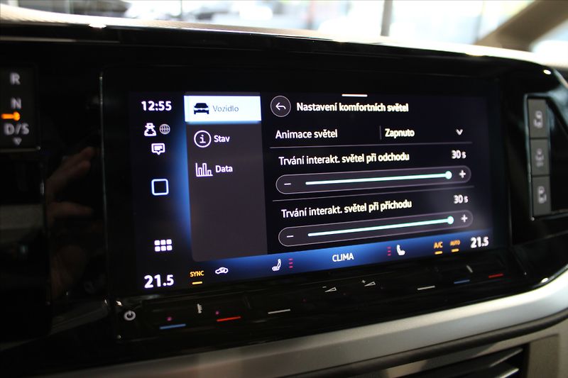 Volkswagen Multivan TDi DSG Edition Pano/HUD/HarKa - fotka 23 z 37