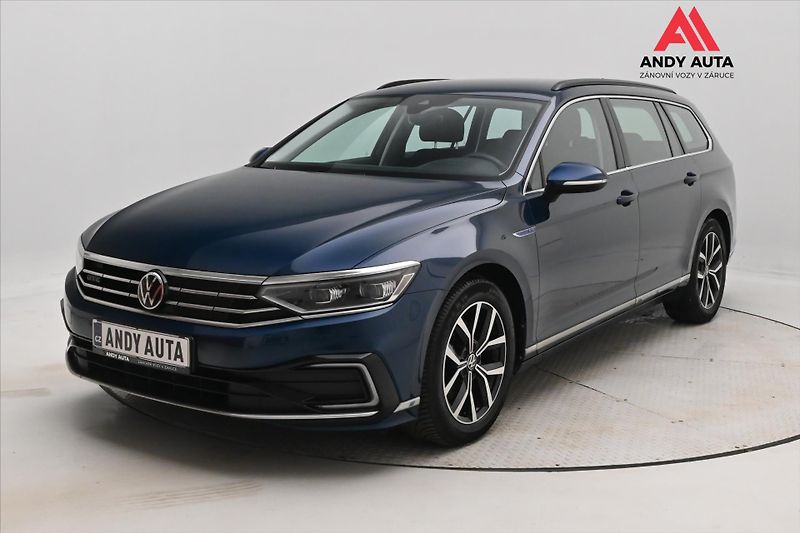 Volkswagen Passat 1,4 GTE TSI 160 kW DSG SoH 92% - fotka 1 z 33