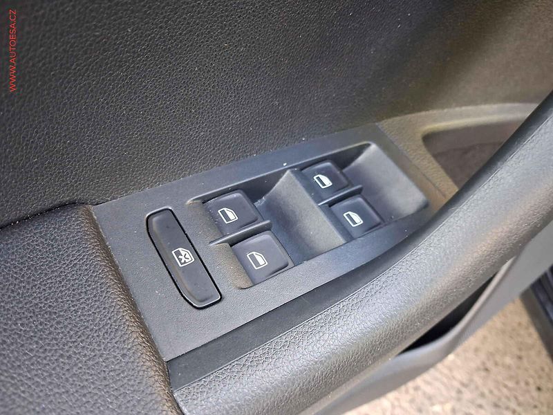Škoda Octavia (2014) 1.4TSI, autoAC - fotka 13 z 15