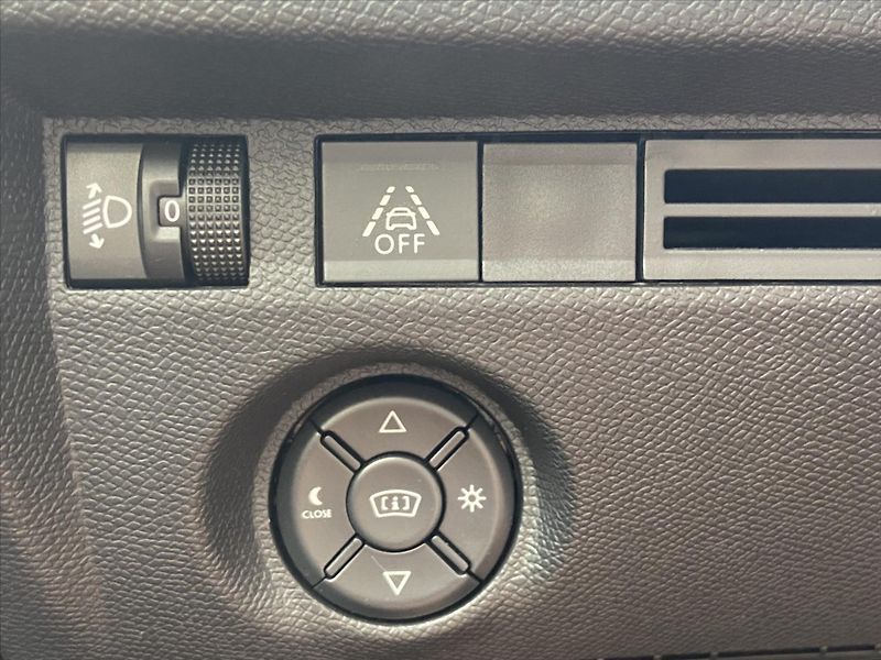 Citroën C4 1,2 PT 96kW Shine Aut Kůže HUD - fotka 16 z 34