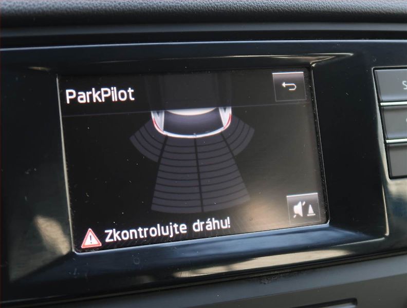 Škoda Octavia (2014) Ambition 1.6 TDI, Tempomat - fotka 16 z 16