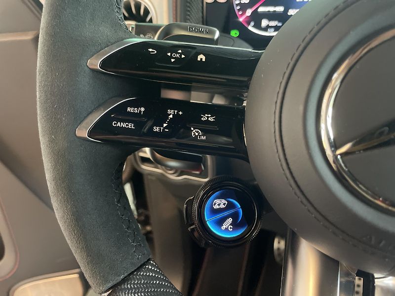 Mercedes-Benz Třídy G 63 AMG 4Matic - fotka 25 z 41