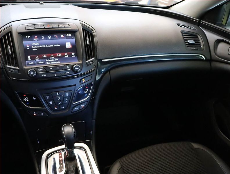 Opel Insignia (2016) Cosmo 2.0 CDTI, 4X4, Automat - fotka 8 z 22