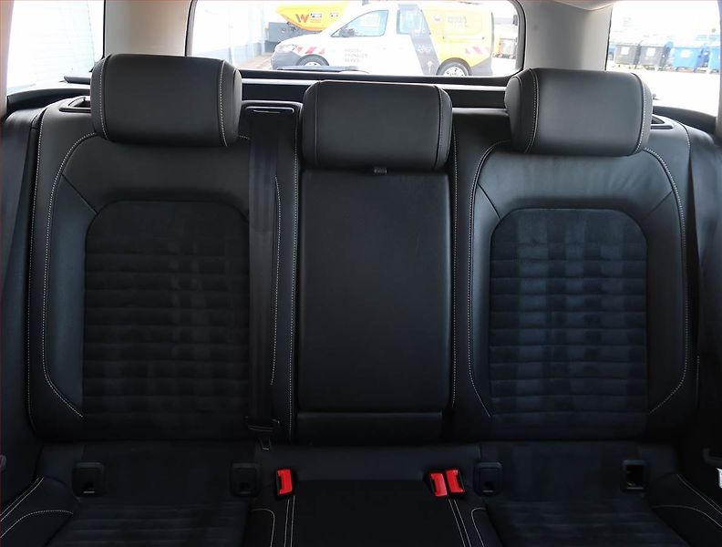 Volkswagen Passat (2020) Elegance 2.0 TSI, Automat - fotka 10 z 22