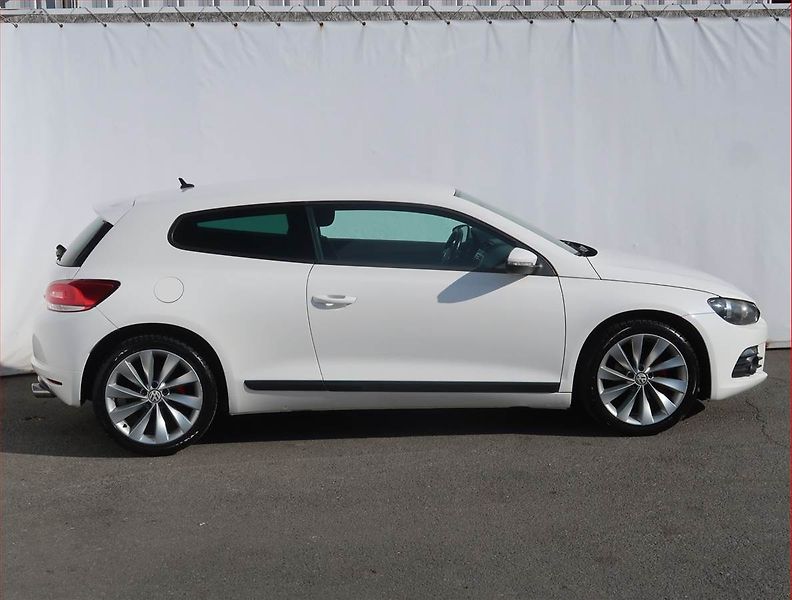 Volkswagen Scirocco (2009) Sport 1.4 TSI, Xenony - fotka 6 z 17