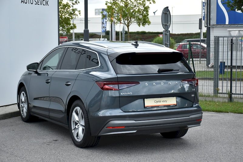 Škoda Enyaq (2021) 80  82 kWh  1  50 kW      1° p - fotka 11 z 24