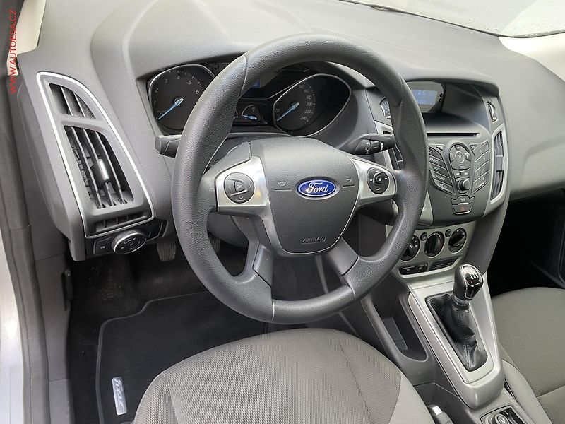 Ford Focus (2011) 1.6 Ti, Trend - fotka 12 z 15